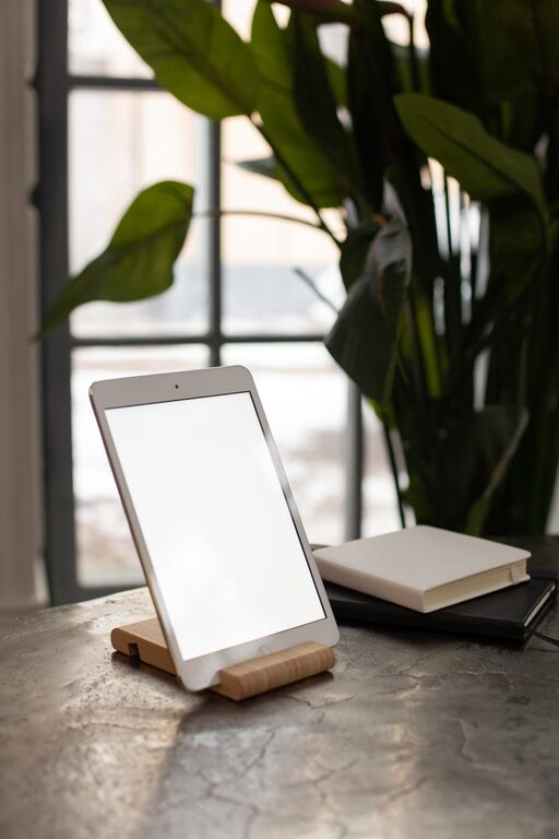 Simple Ways to Personalize Your Workspace for a Cozy and Productive Day
